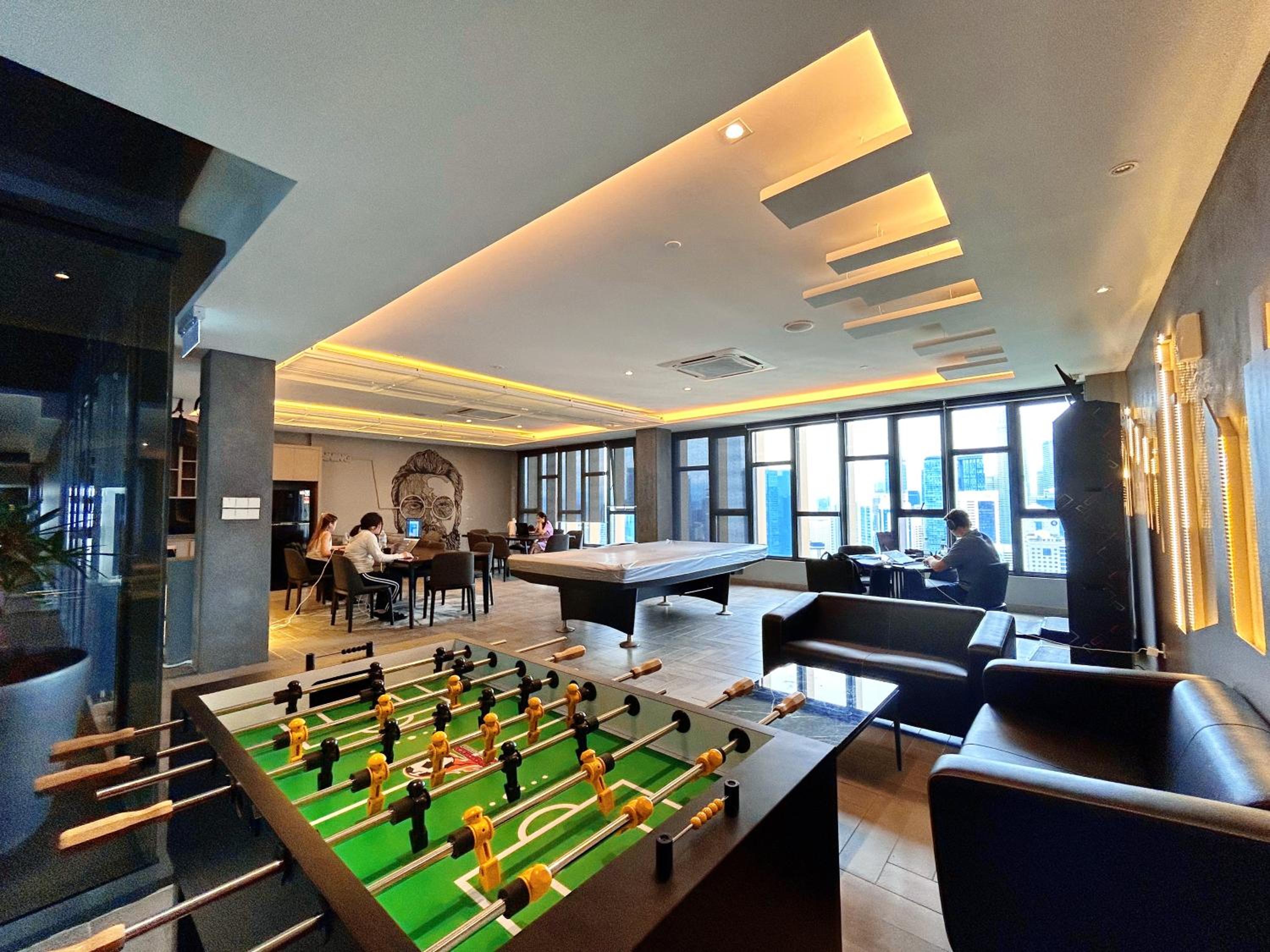 Ceylonz Suites by Manhattan Group