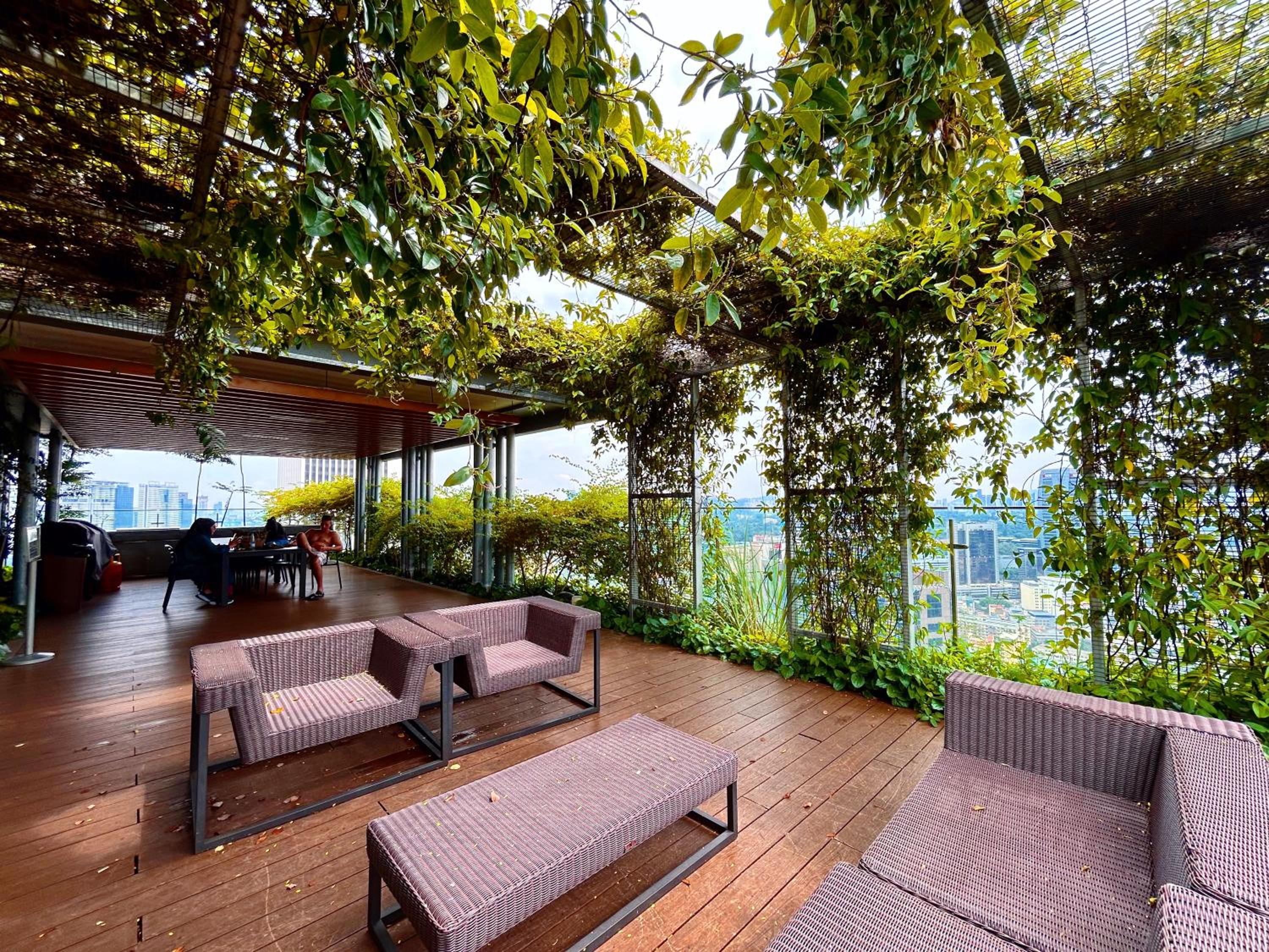 Ceylonz Suites by Manhattan Group