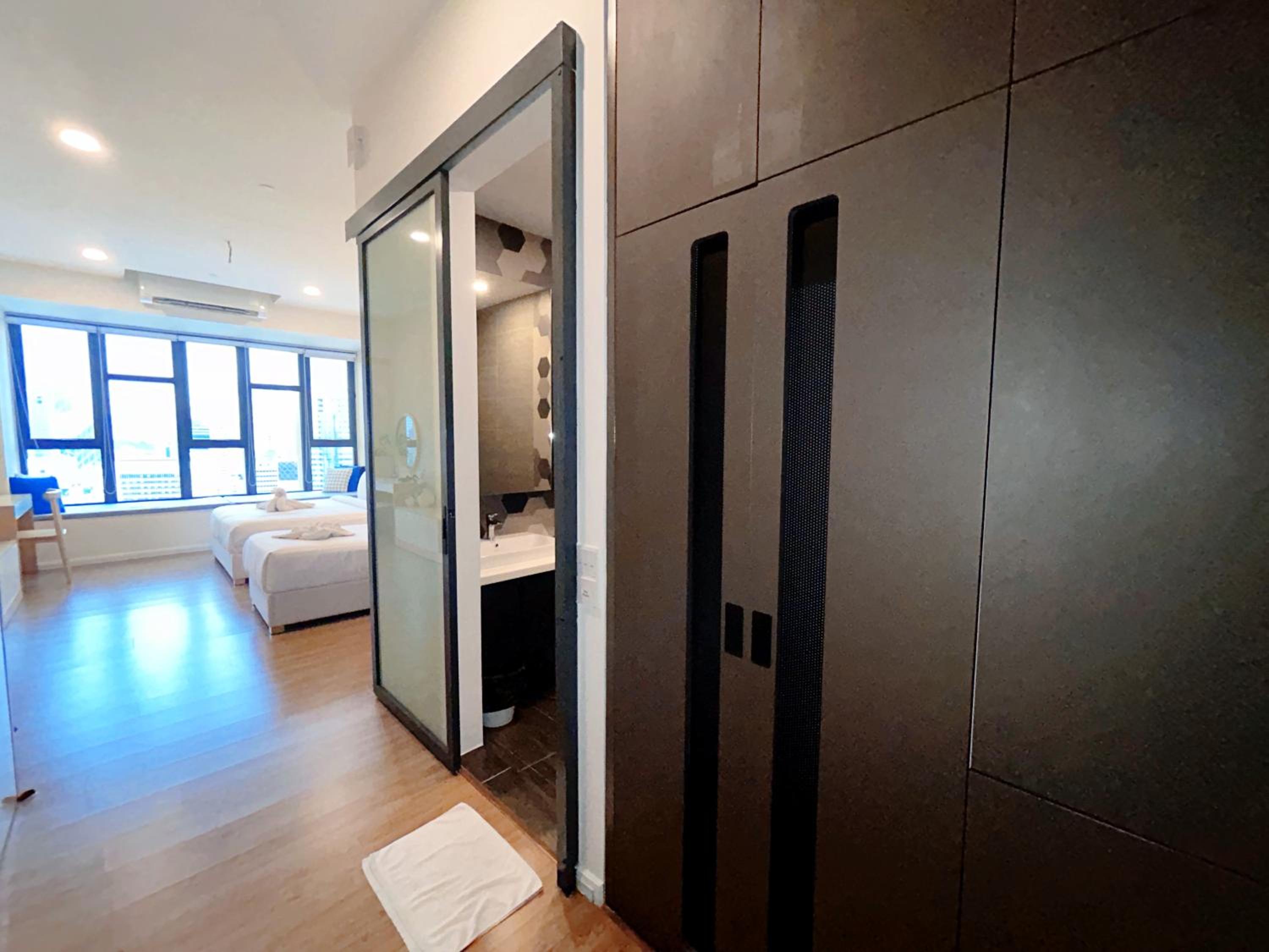 Ceylonz Suites by Manhattan Group