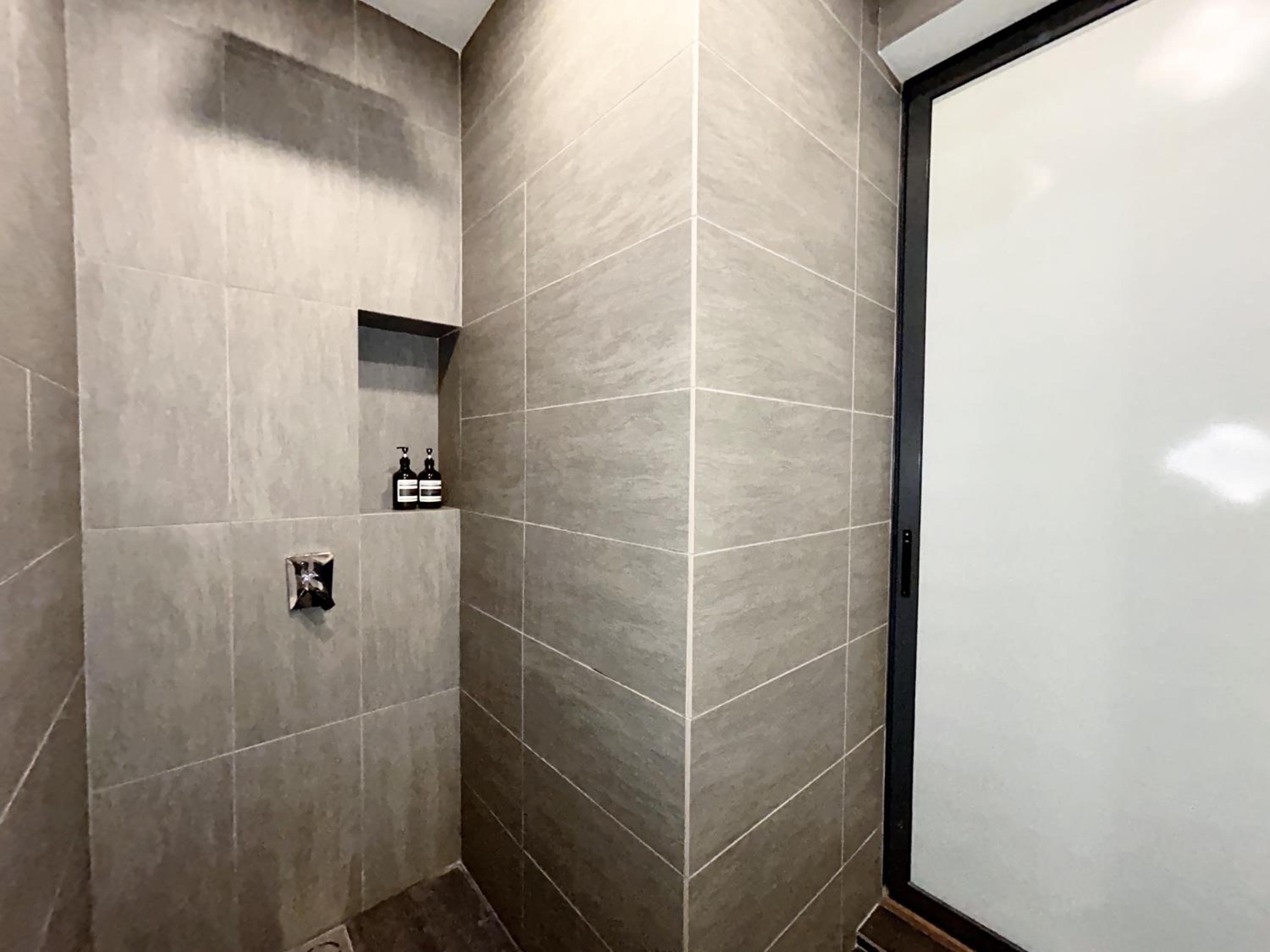 Ceylonz Suites by Manhattan Group