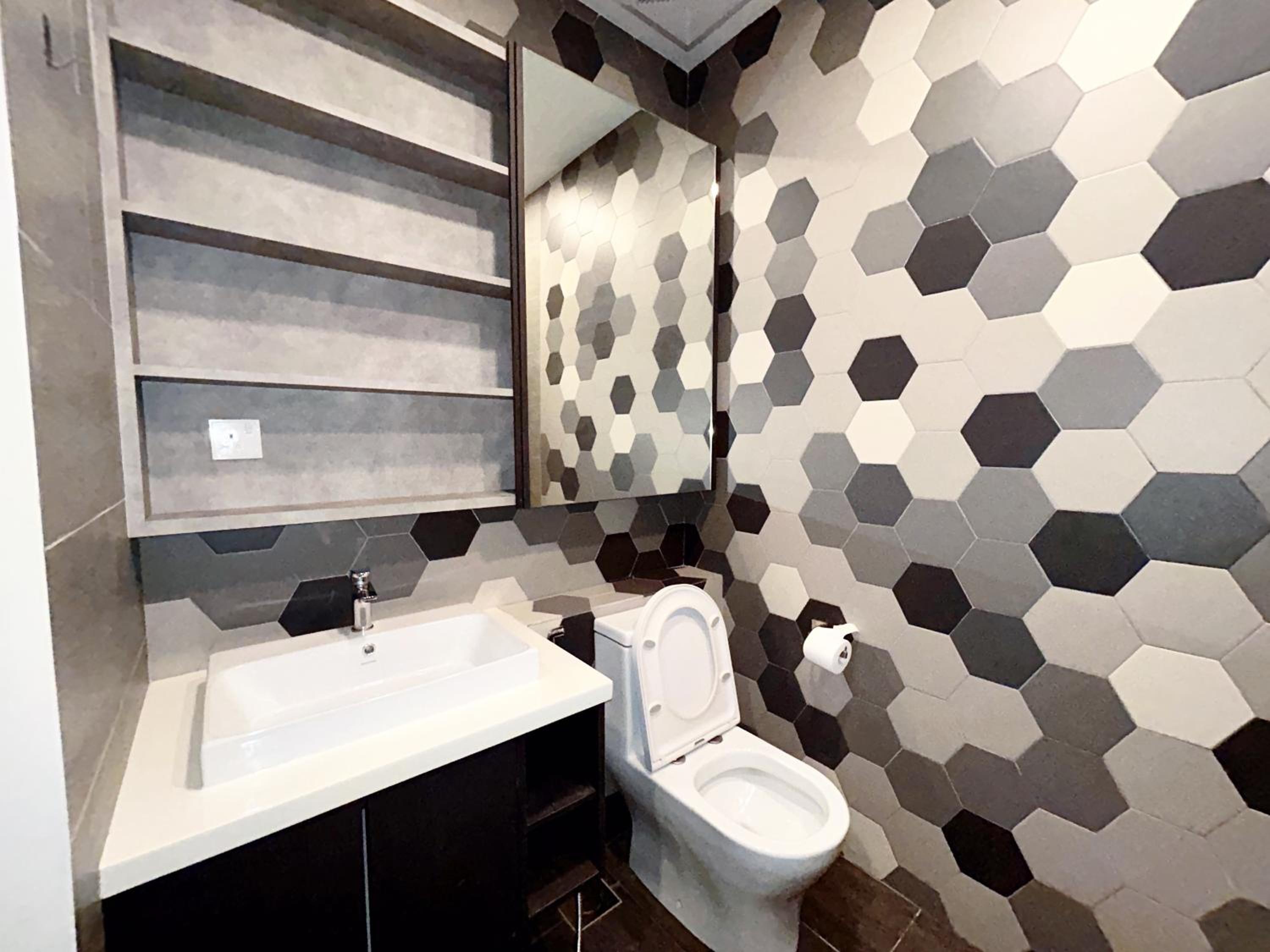 Ceylonz Suites by Manhattan Group