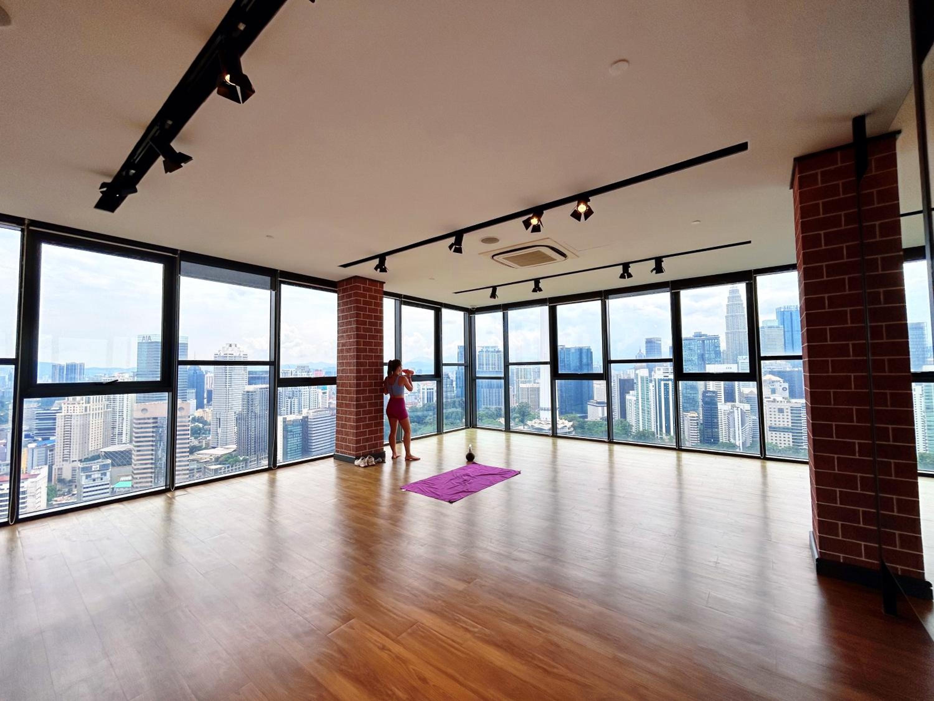 Ceylonz Suites by Manhattan Group