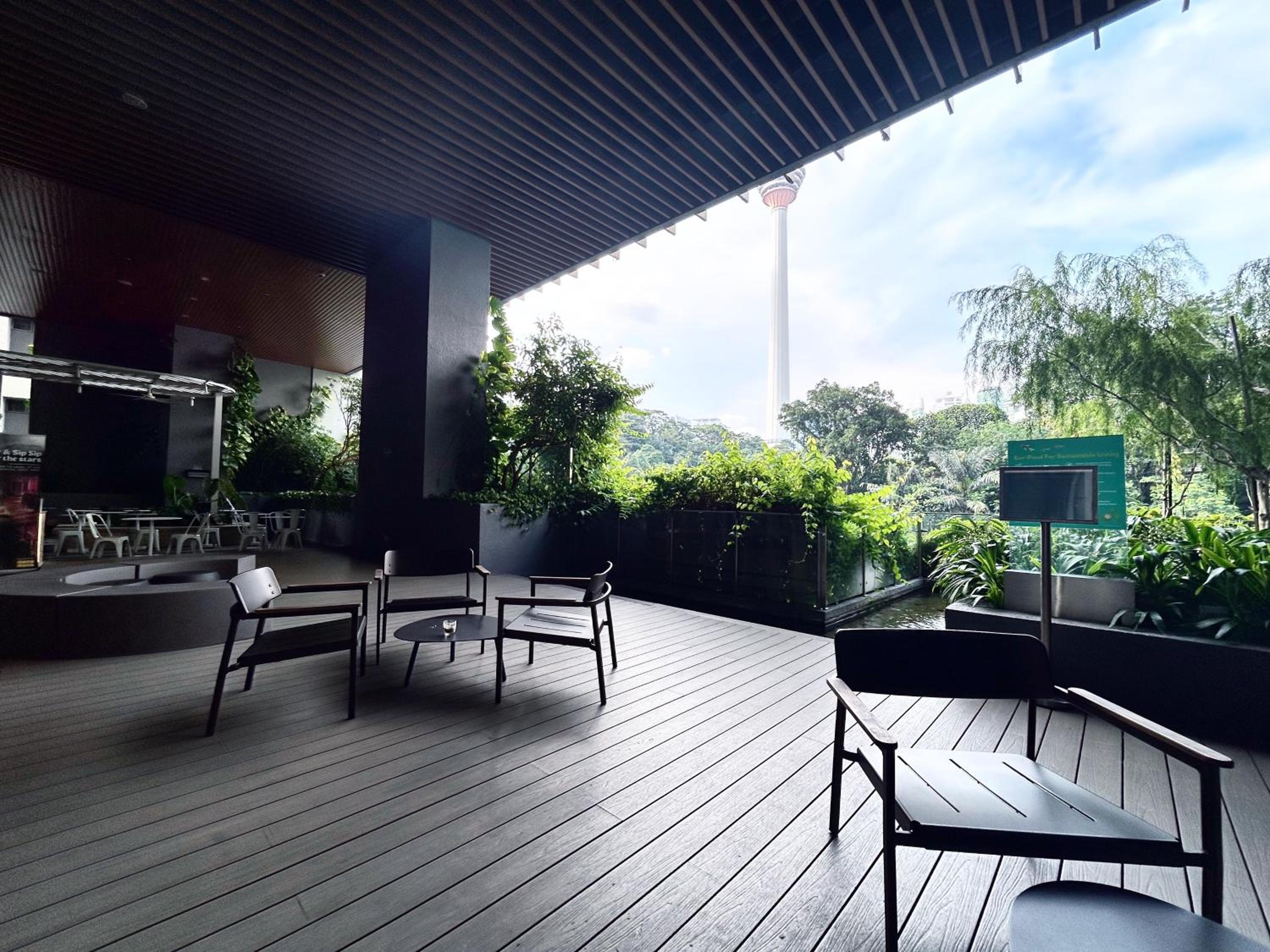 Ceylonz Suites by Manhattan Group