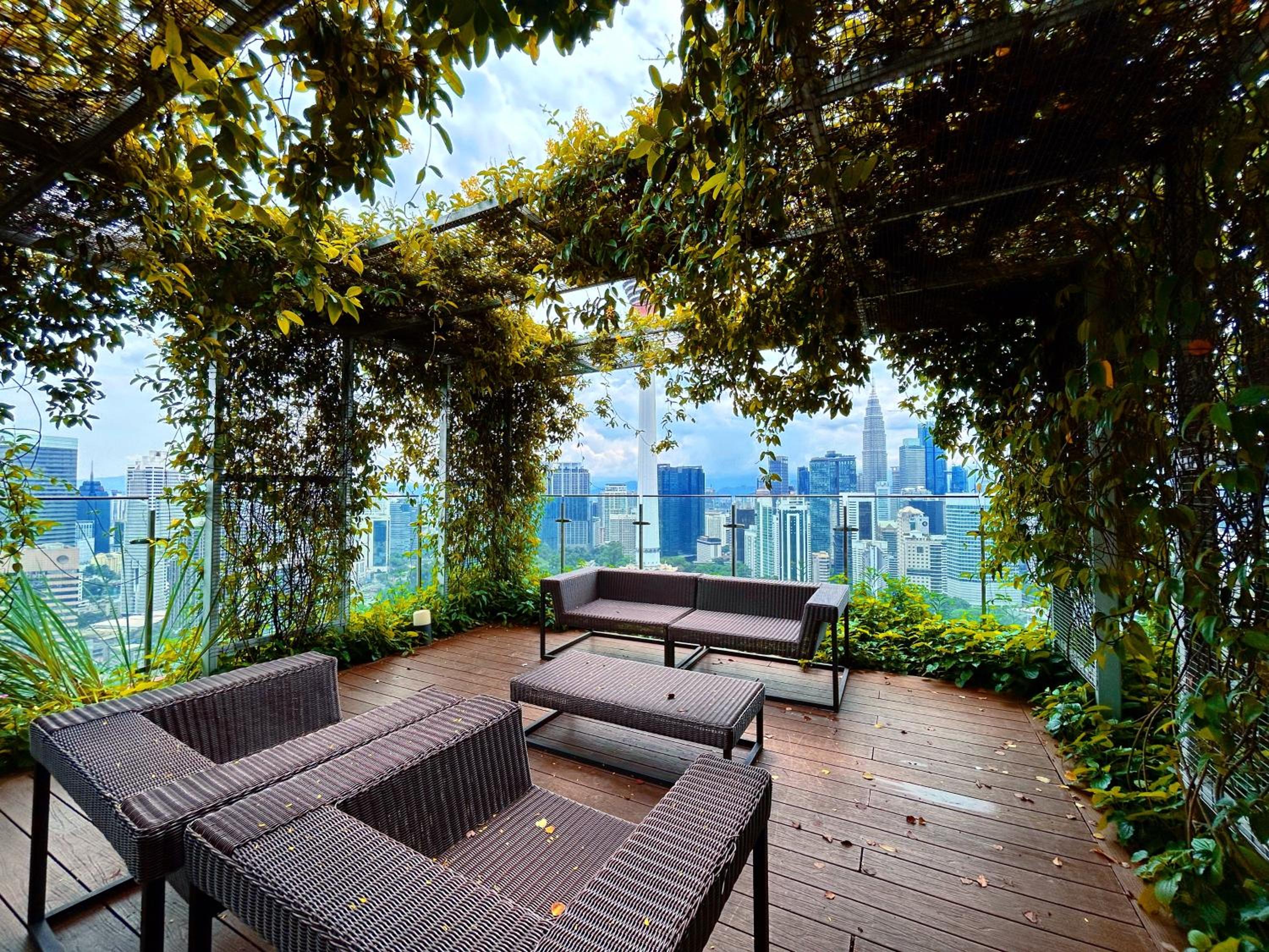 Ceylonz Suites by Manhattan Group