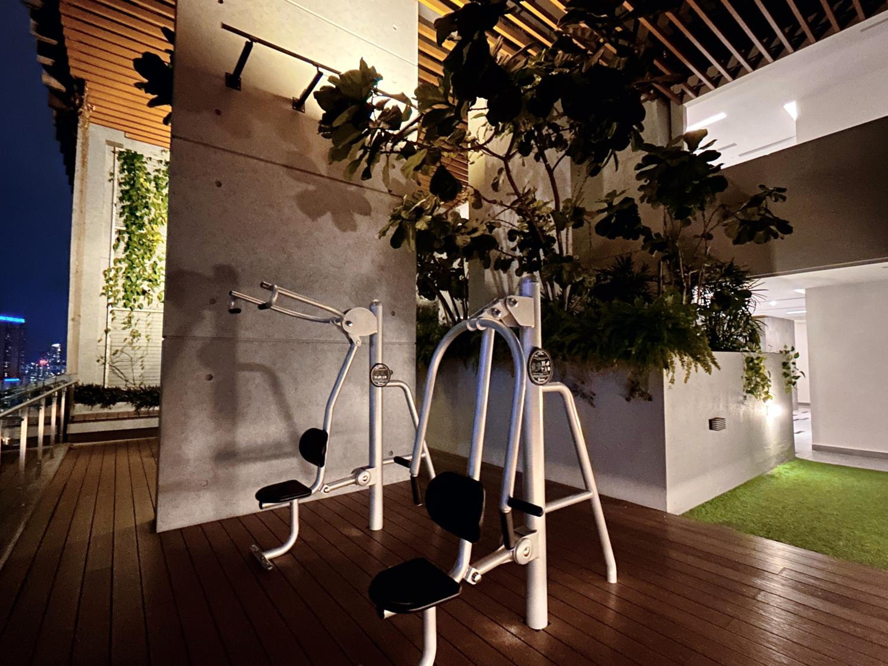 Ceylonz Suites by Manhattan Group