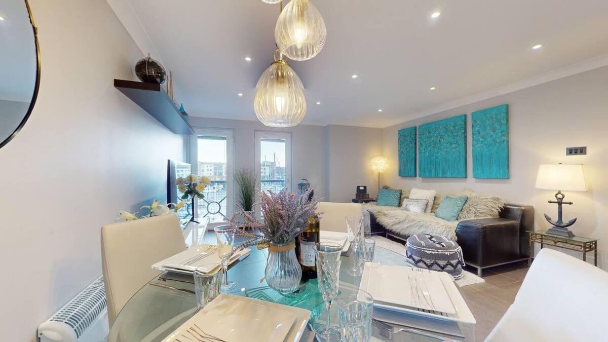 Swansea Marina Apartment - Water View - Sleeps 5