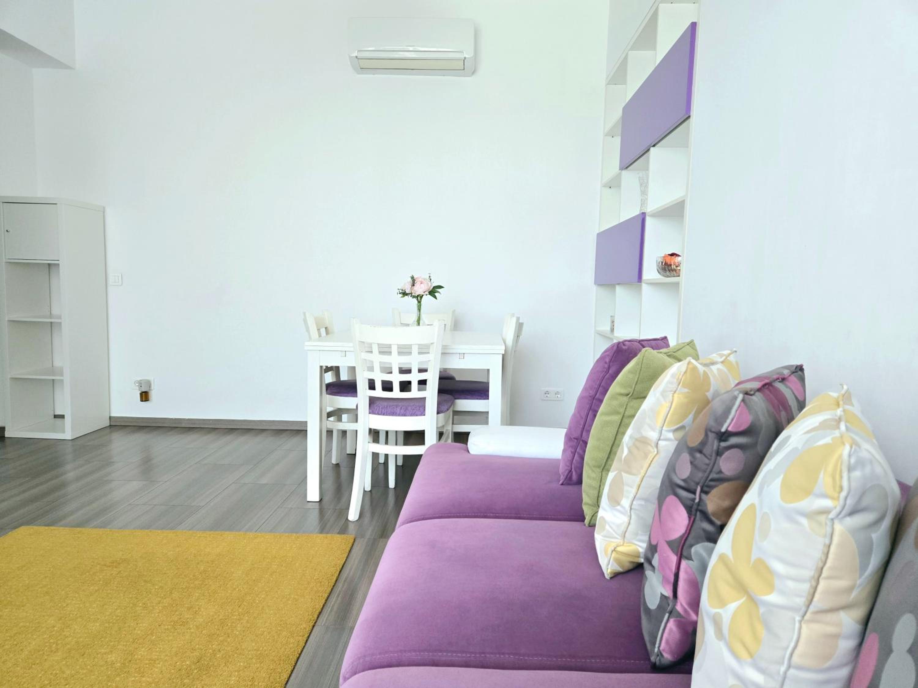 VR2 Central Apartment view 4