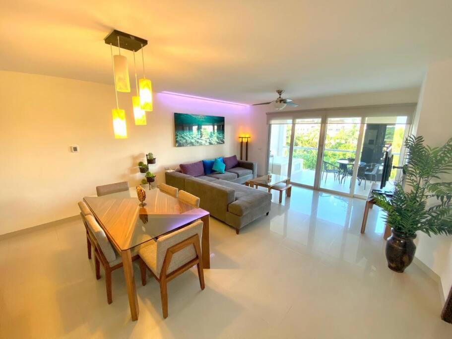 Luxury 2bd Retreat Mareazul Resort Beach access view 5