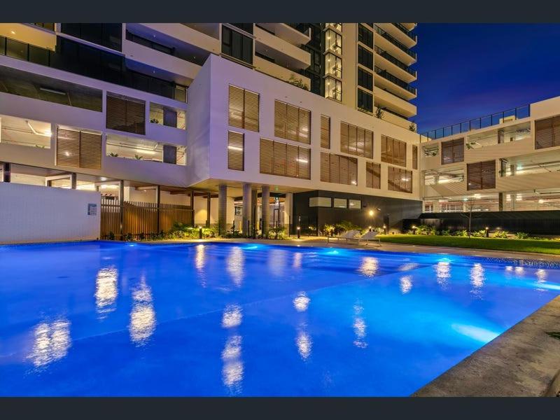 Breakfast & Dinner Included - Top-Floor Apartment Maroochydore CBD