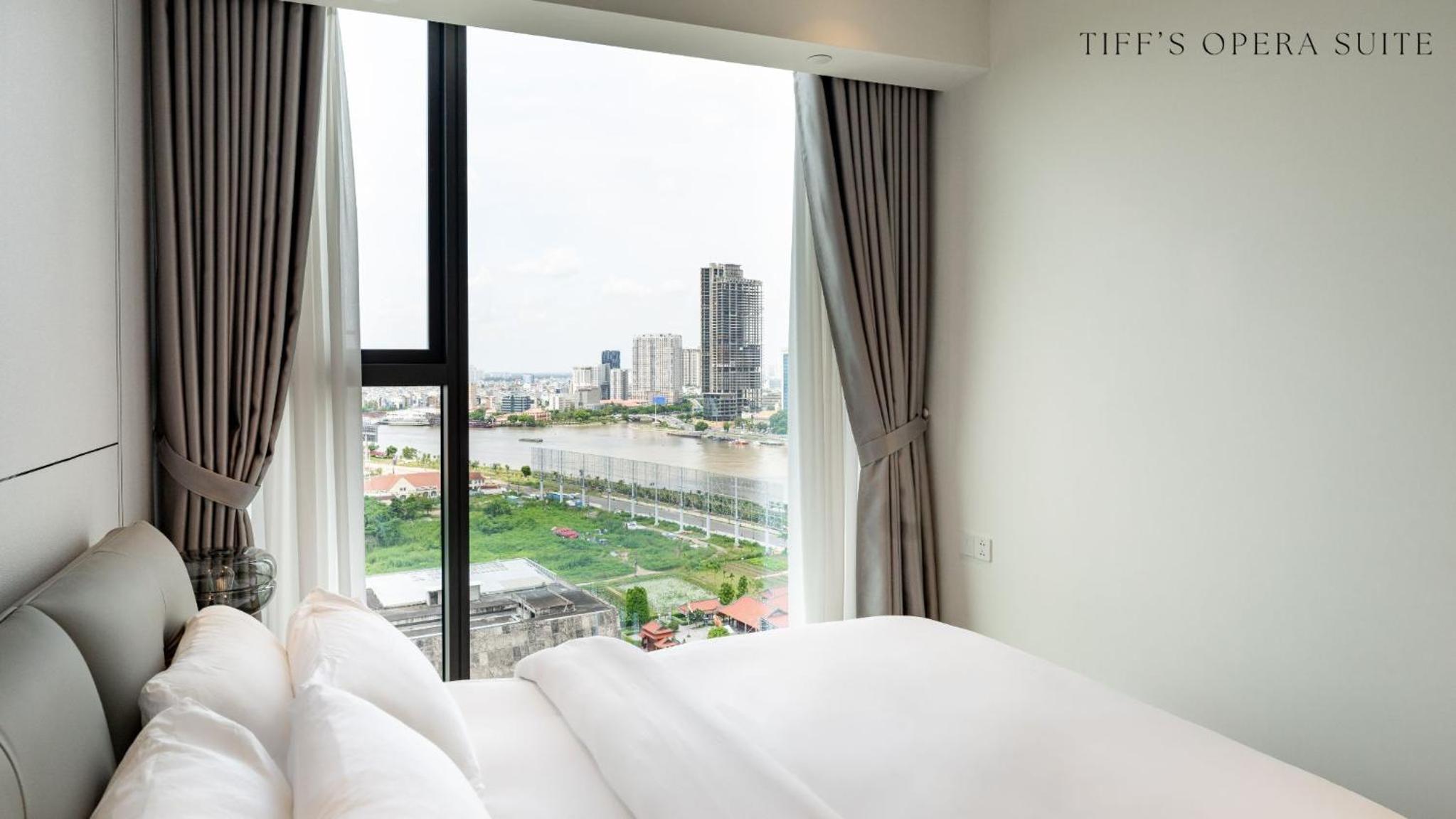 Metropole Thu Thiem - Tiff's Opera Suite