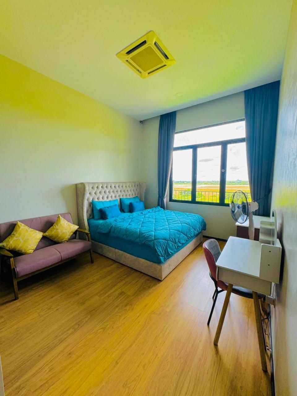 24'HR CHECK IN H'FLOOR SARADISE ECHELON KUCHING LUXURY BALCONY CONDO FACING AIRPORT 3R2B-2Cpark photo 5