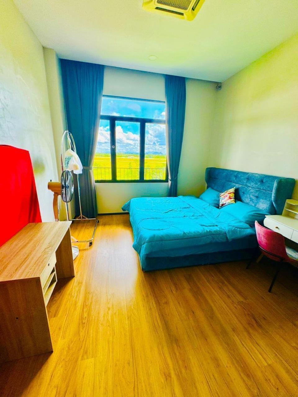 24'HR CHECK IN H'FLOOR SARADISE ECHELON KUCHING LUXURY BALCONY CONDO FACING AIRPORT 3R2B-2Cpark photo 4