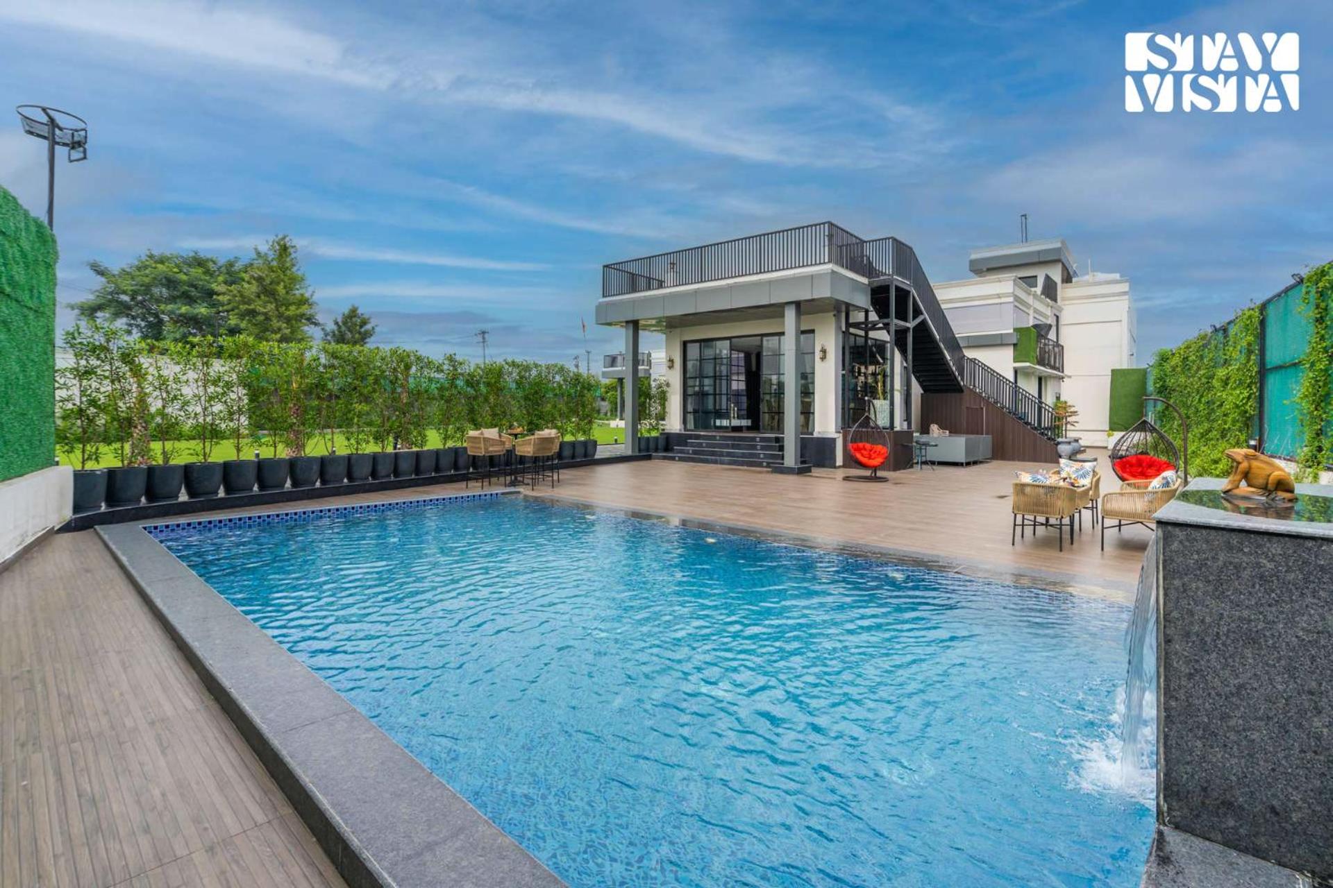 StayVista at The Riverdale Mansion with Free Breakfast, Private Pool & Bar view 2