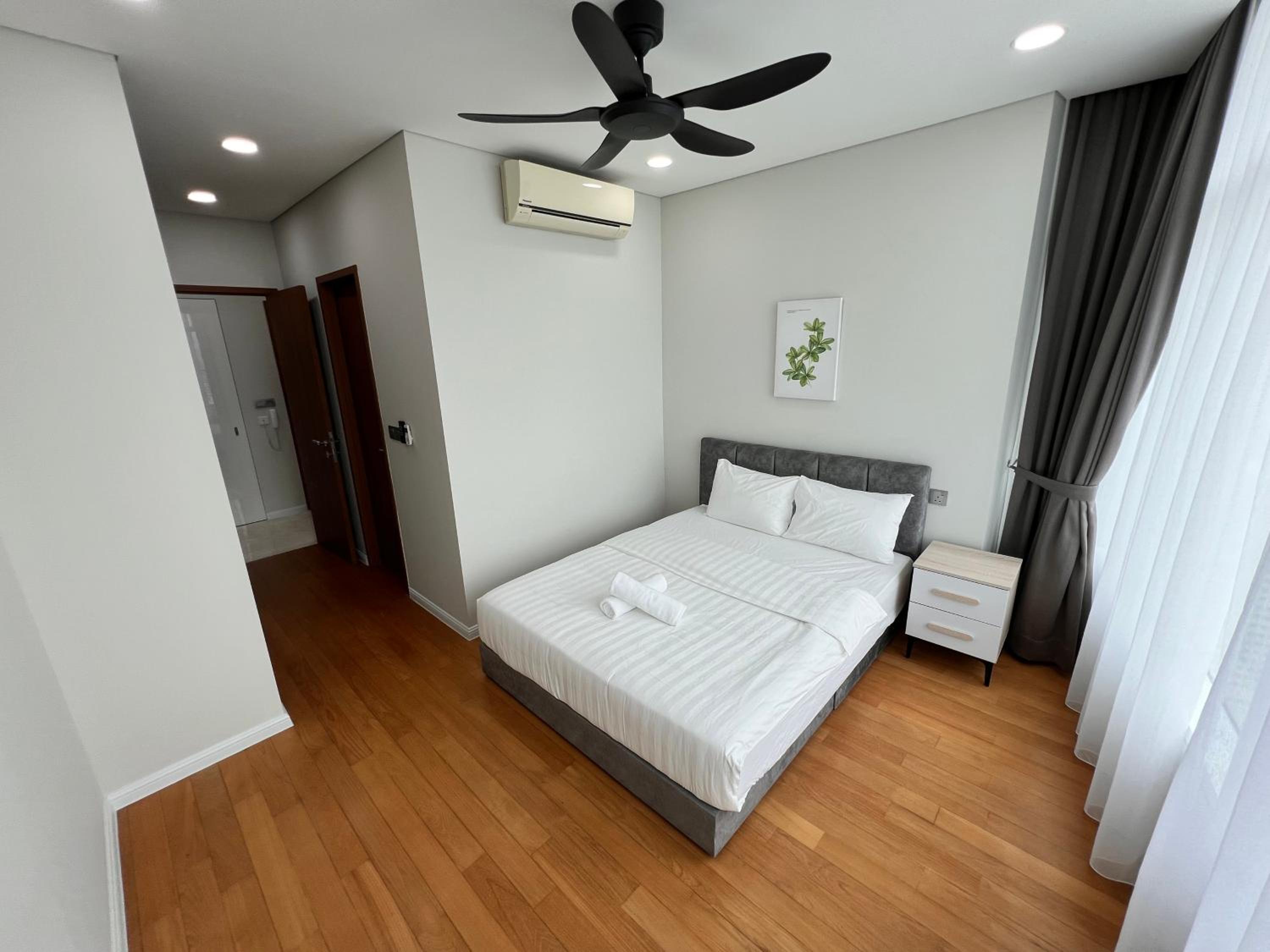 Sky Suites at KLCC by Mitstay