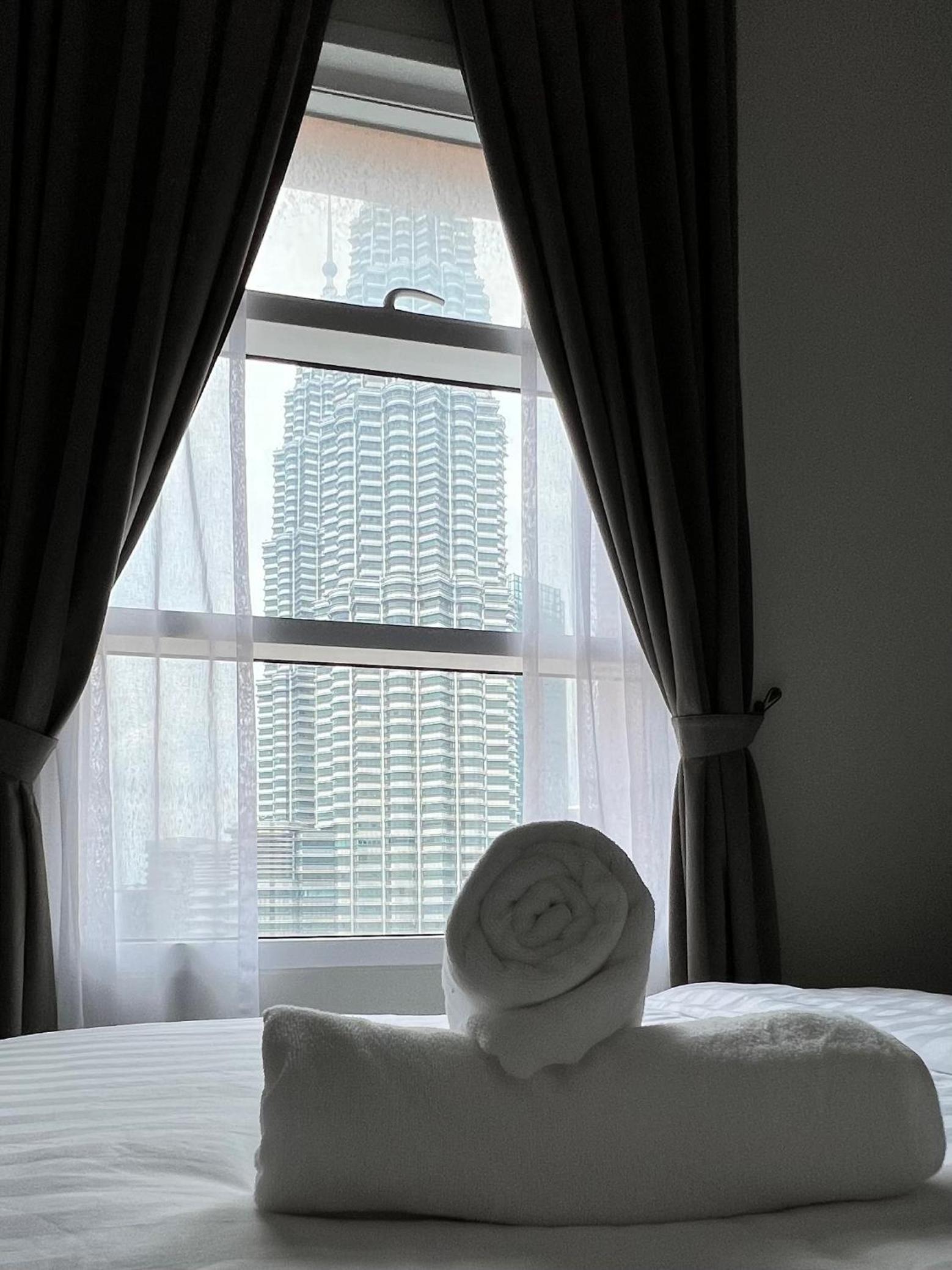 Sky Suites at KLCC by Mitstay