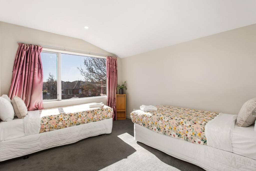 Handy Riccarton Hagley Park CBD 10 Mins view 5