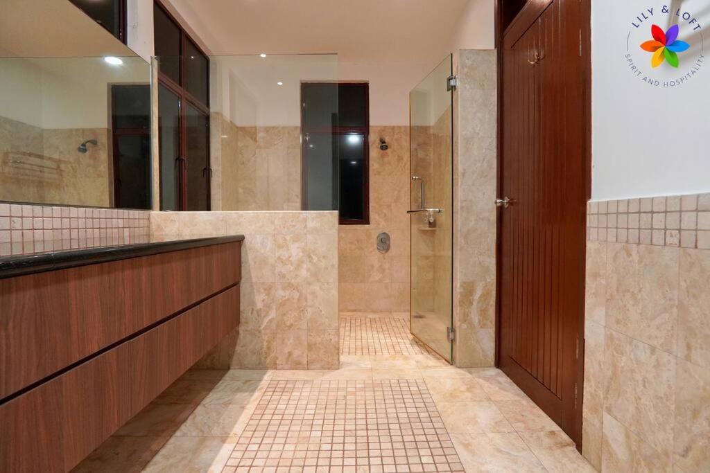 Damansara Villa with Pool - Electronic Dart, BBQ, Karaoke
