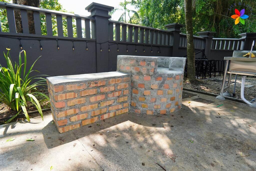 Damansara Villa with Pool - Electronic Dart, BBQ, Karaoke