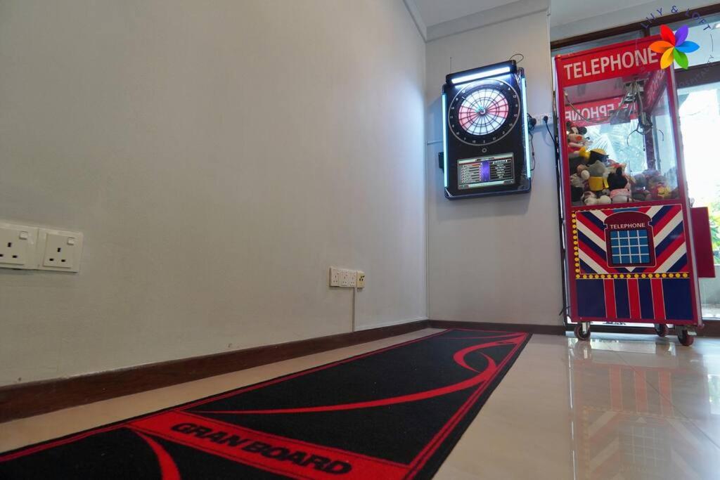 Damansara Villa with Pool - Electronic Dart, BBQ, Karaoke