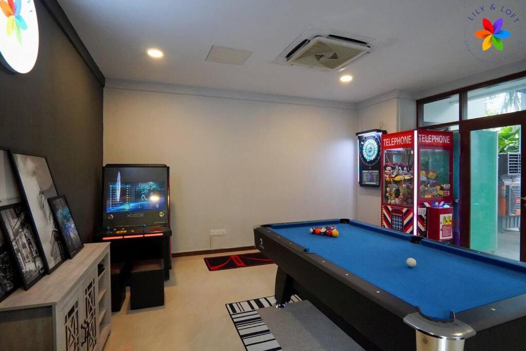 Damansara Villa with Pool - Electronic Dart, BBQ, Karaoke