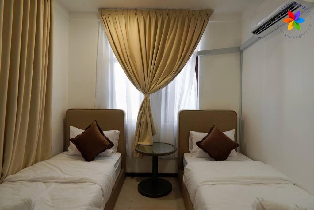 Damansara Villa with Pool - Electronic Dart, BBQ, Karaoke
