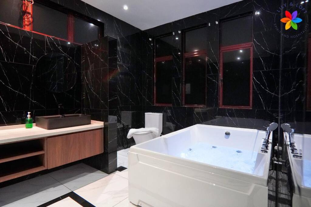 Damansara Villa with Pool - Electronic Dart, BBQ, Karaoke