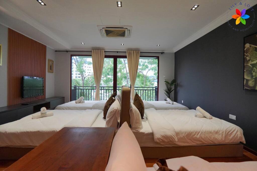 Damansara Villa with Pool - Electronic Dart, BBQ, Karaoke