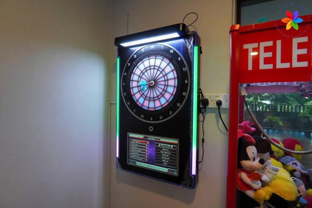 Damansara Villa with Pool - Electronic Dart, BBQ, Karaoke