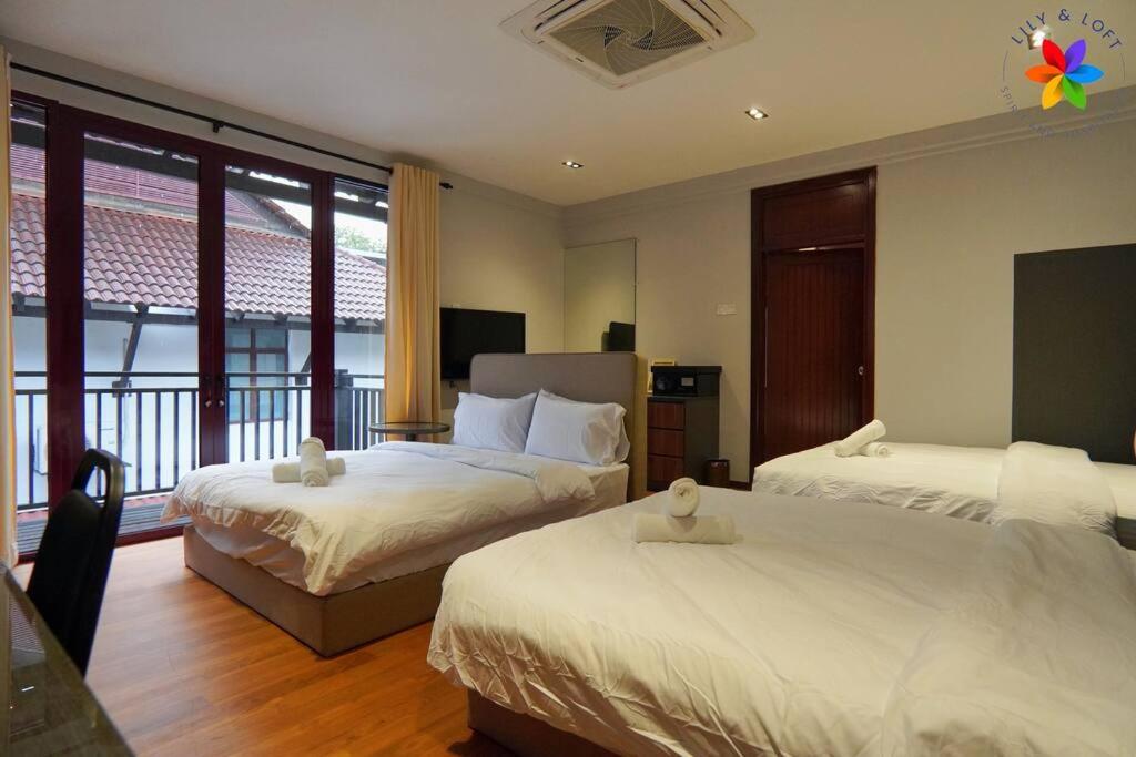 Damansara Villa with Pool - Electronic Dart, BBQ, Karaoke