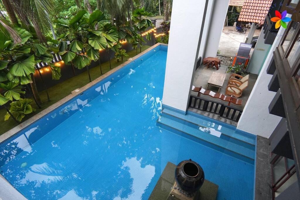 Damansara Villa with Pool - Electronic Dart, BBQ, Karaoke