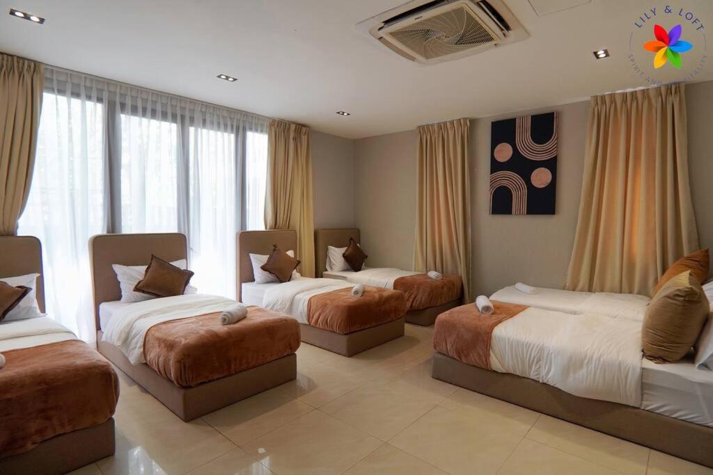 Damansara Villa with Pool - Electronic Dart, BBQ, Karaoke