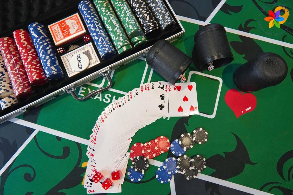 Damansara Villa with Pool - Electronic Dart, BBQ, Karaoke