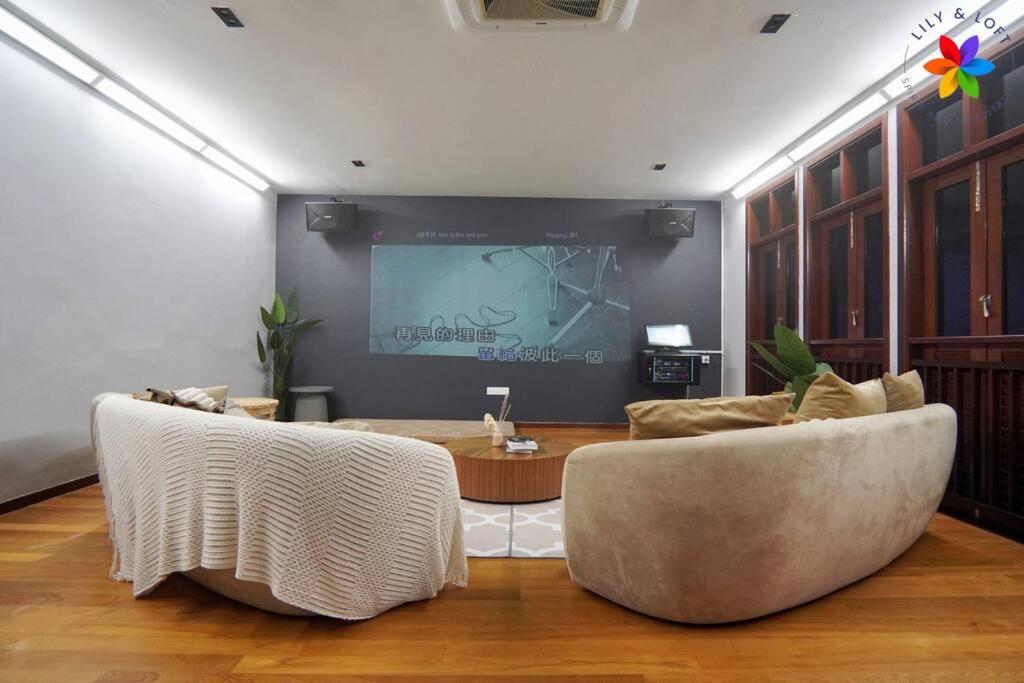 Damansara Villa with Pool - Electronic Dart, BBQ, Karaoke