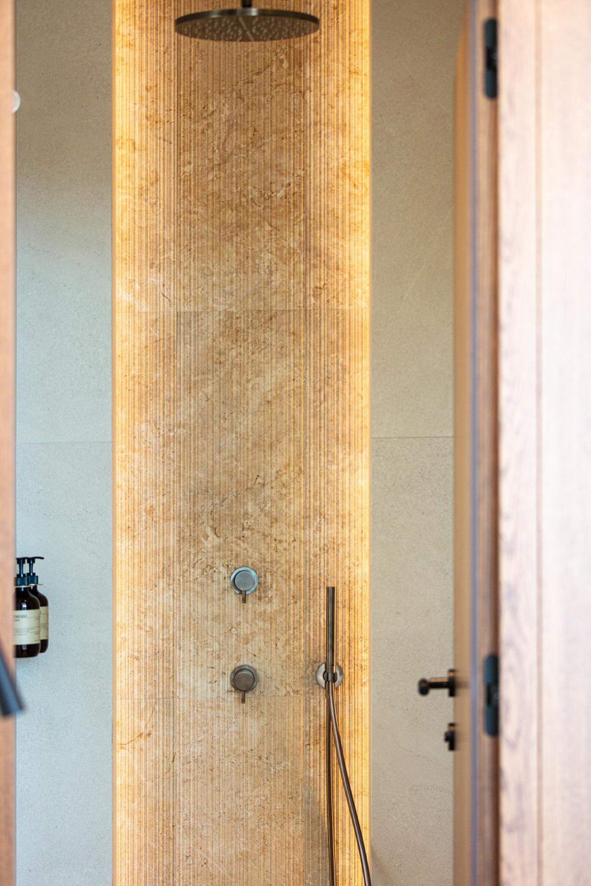 Stella Cadente - Awaken to 5star Luxury by etouri