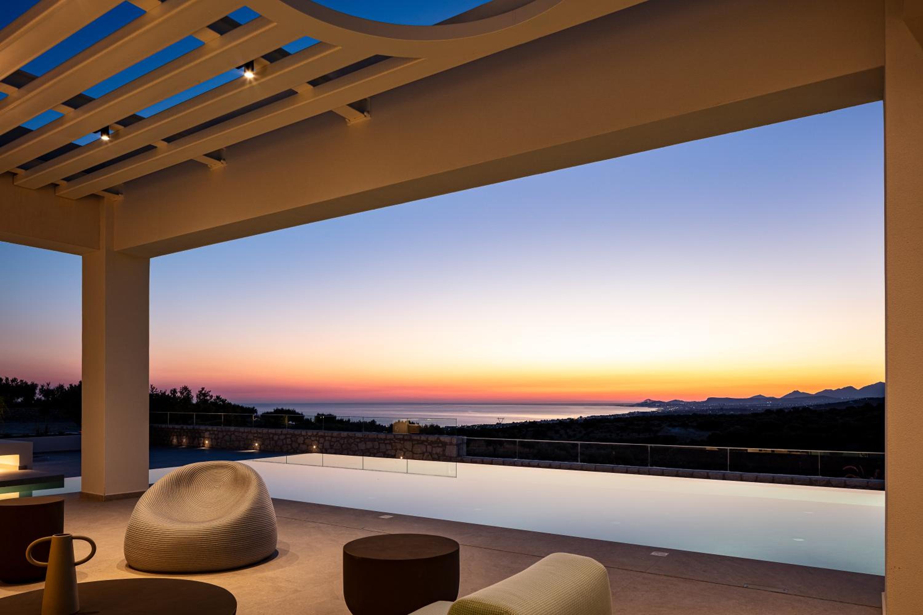 Stella Cadente - Awaken to 5star Luxury by etouri