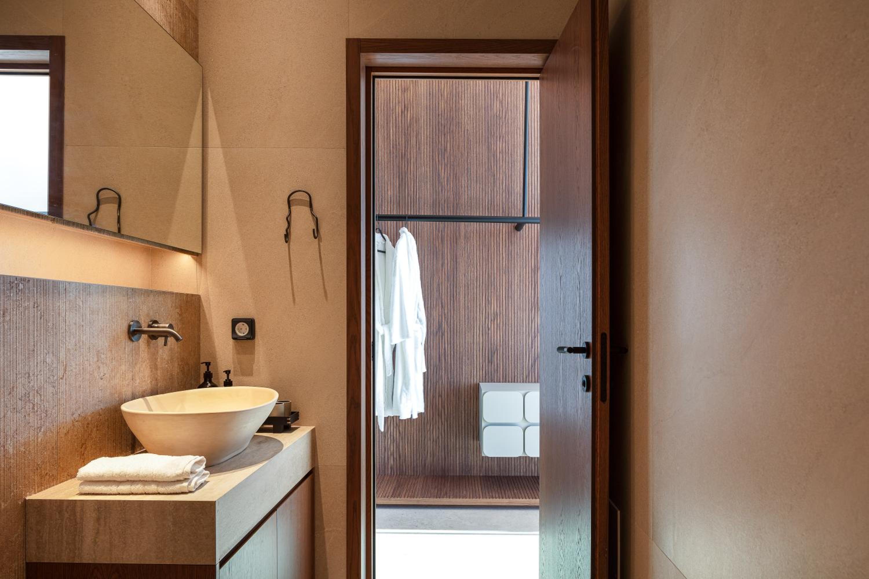 Stella Cadente - Awaken to 5star Luxury by etouri