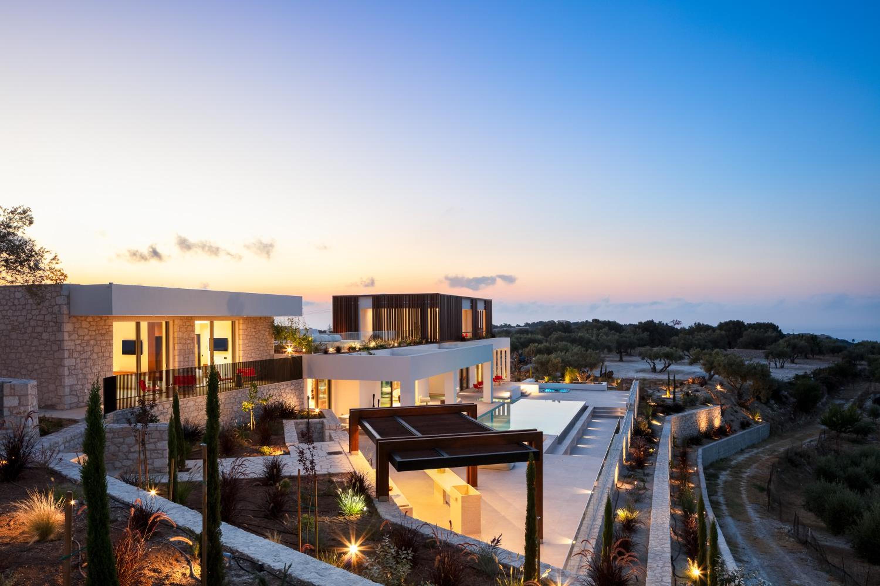 Stella Cadente - Awaken to 5star Luxury by etouri