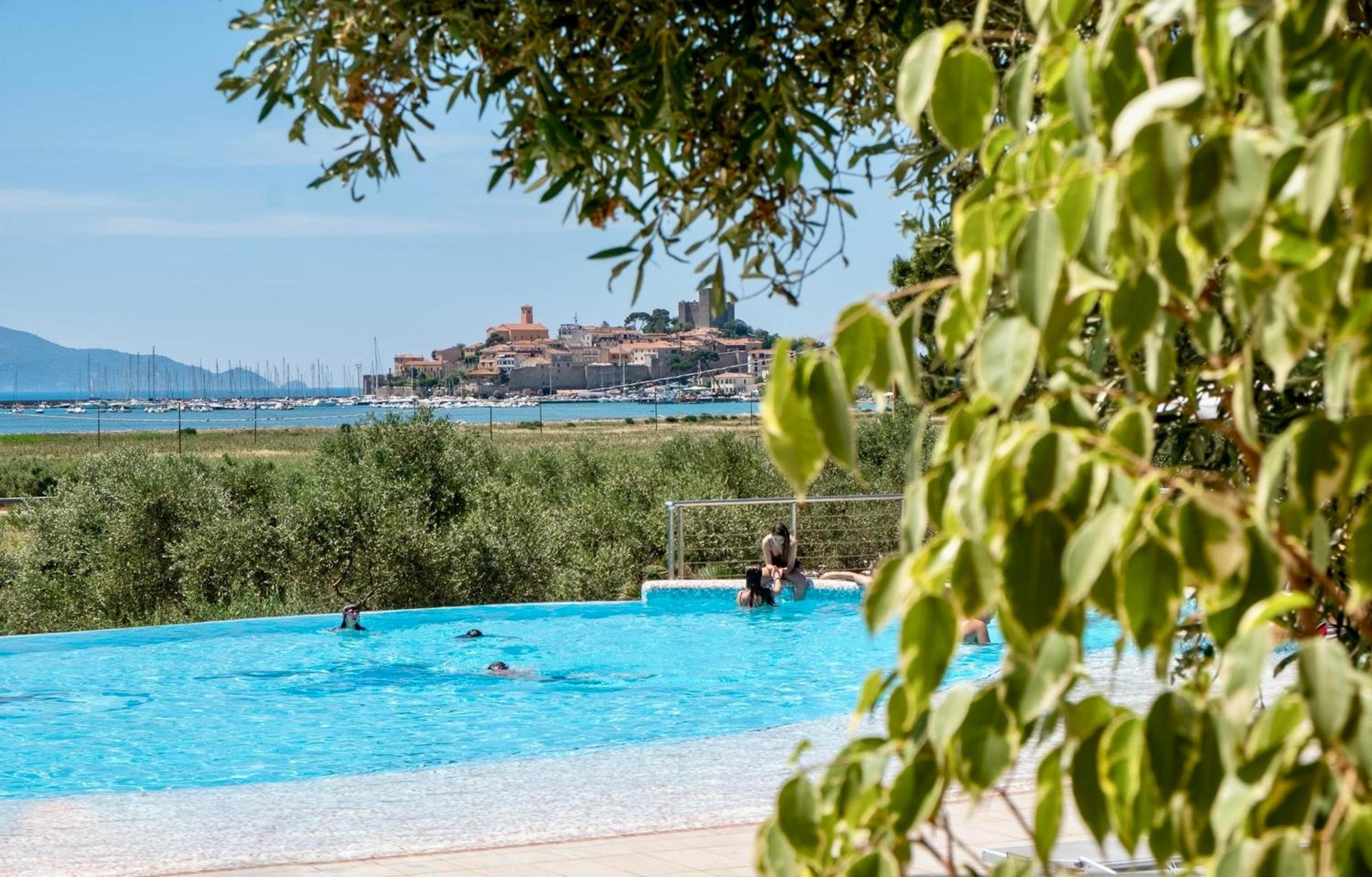 Residence with pool and private beach in Talamone just 500 mt from the sea photo 2