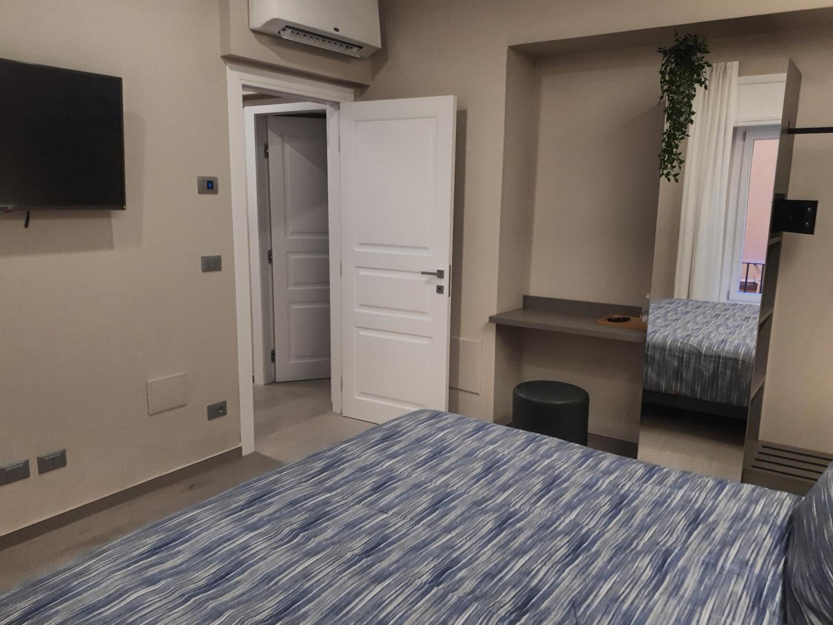 Smart Apartment Maggiore - TWA photo 2