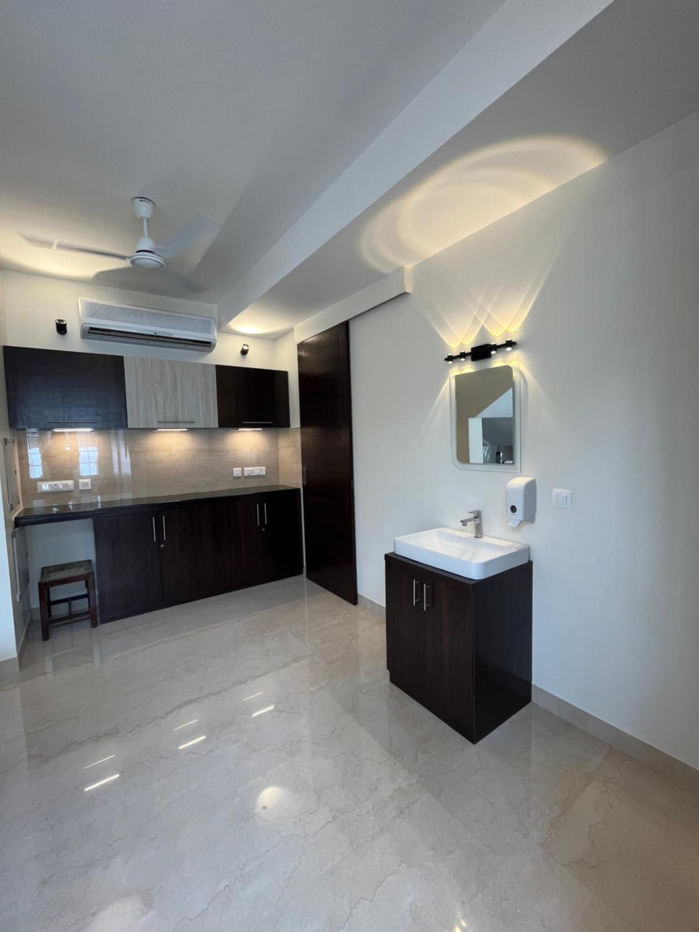 ecrlondonvilla