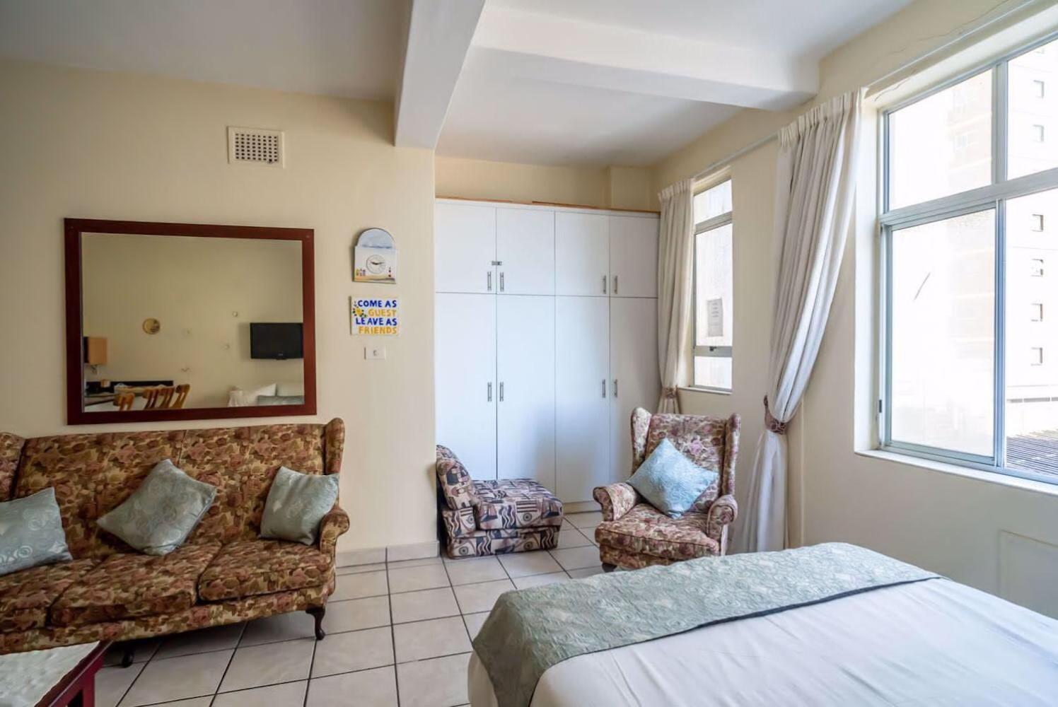 Coast to Coast Self-Catering apartment view 3