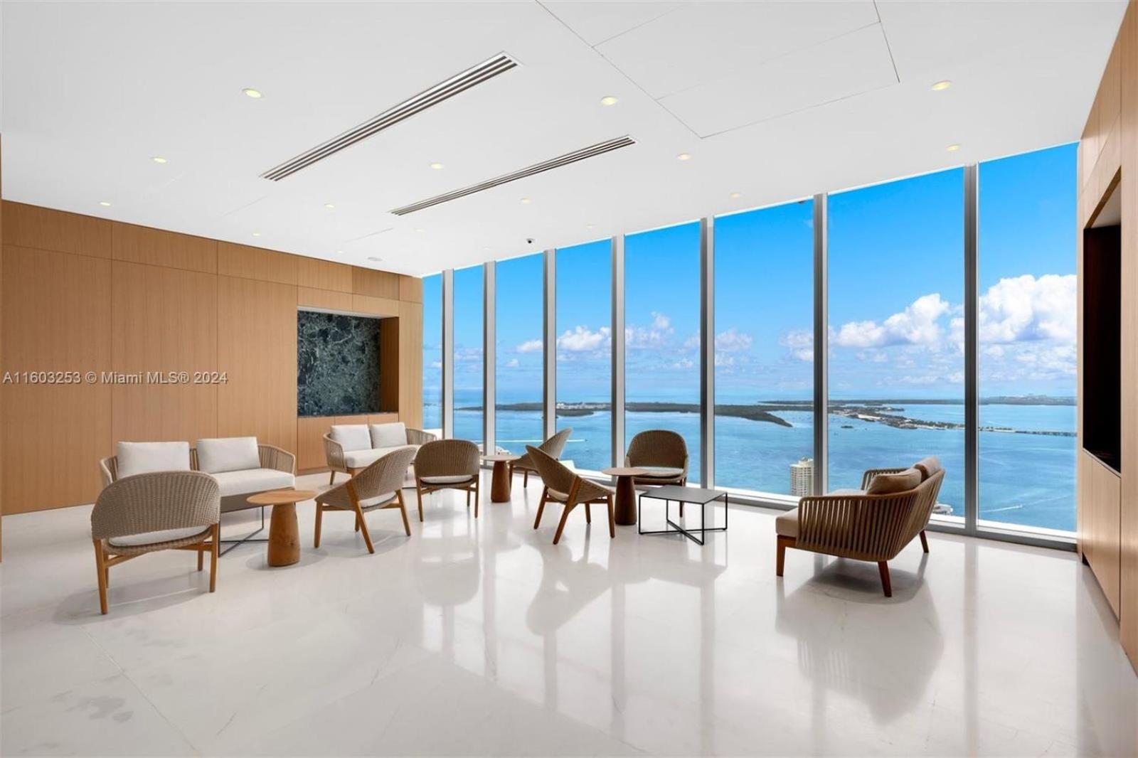 ASTON MARTIN TOWER Miami