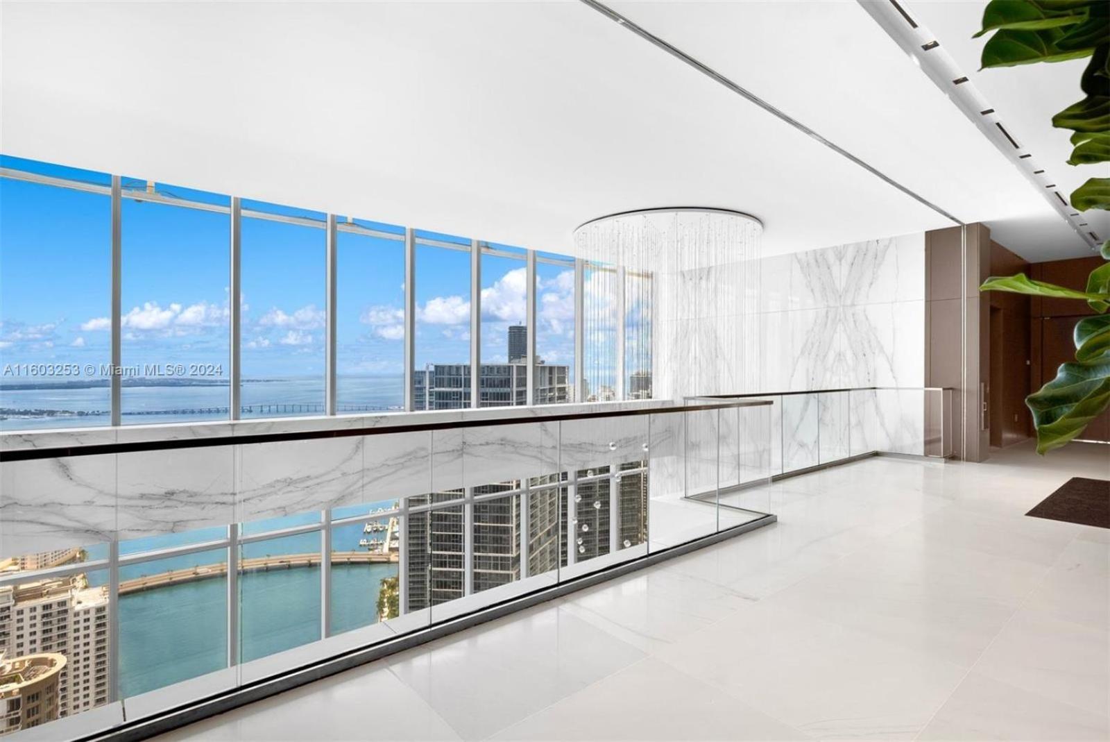 ASTON MARTIN TOWER Miami