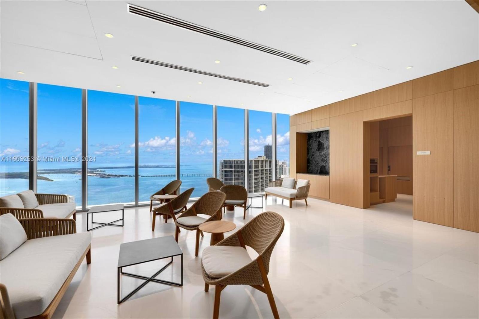 ASTON MARTIN TOWER Miami