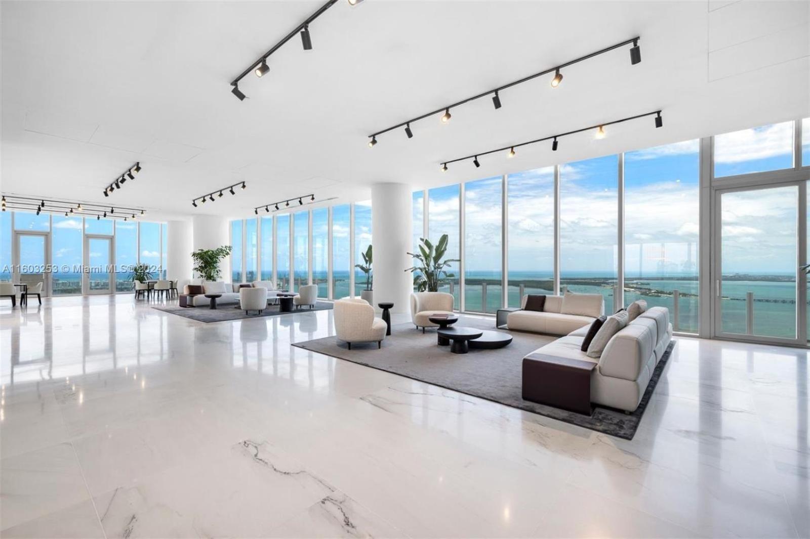 ASTON MARTIN TOWER Miami