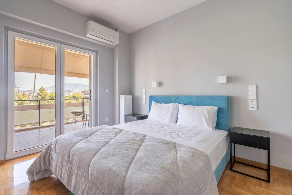 Voula's 2BR Escape Elegant and Stylish Living