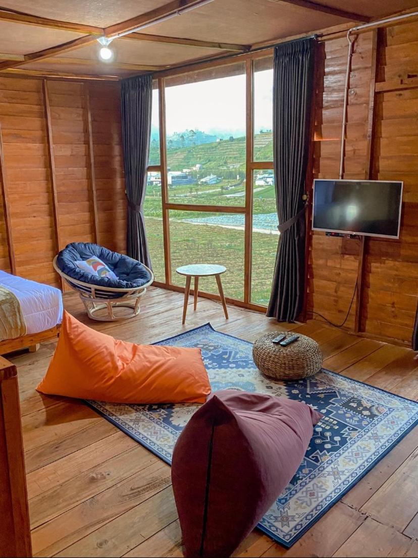 Griya Cabin 5 Dieng view 2