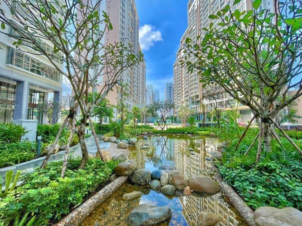 2 bedrooms Midtown M8 City view