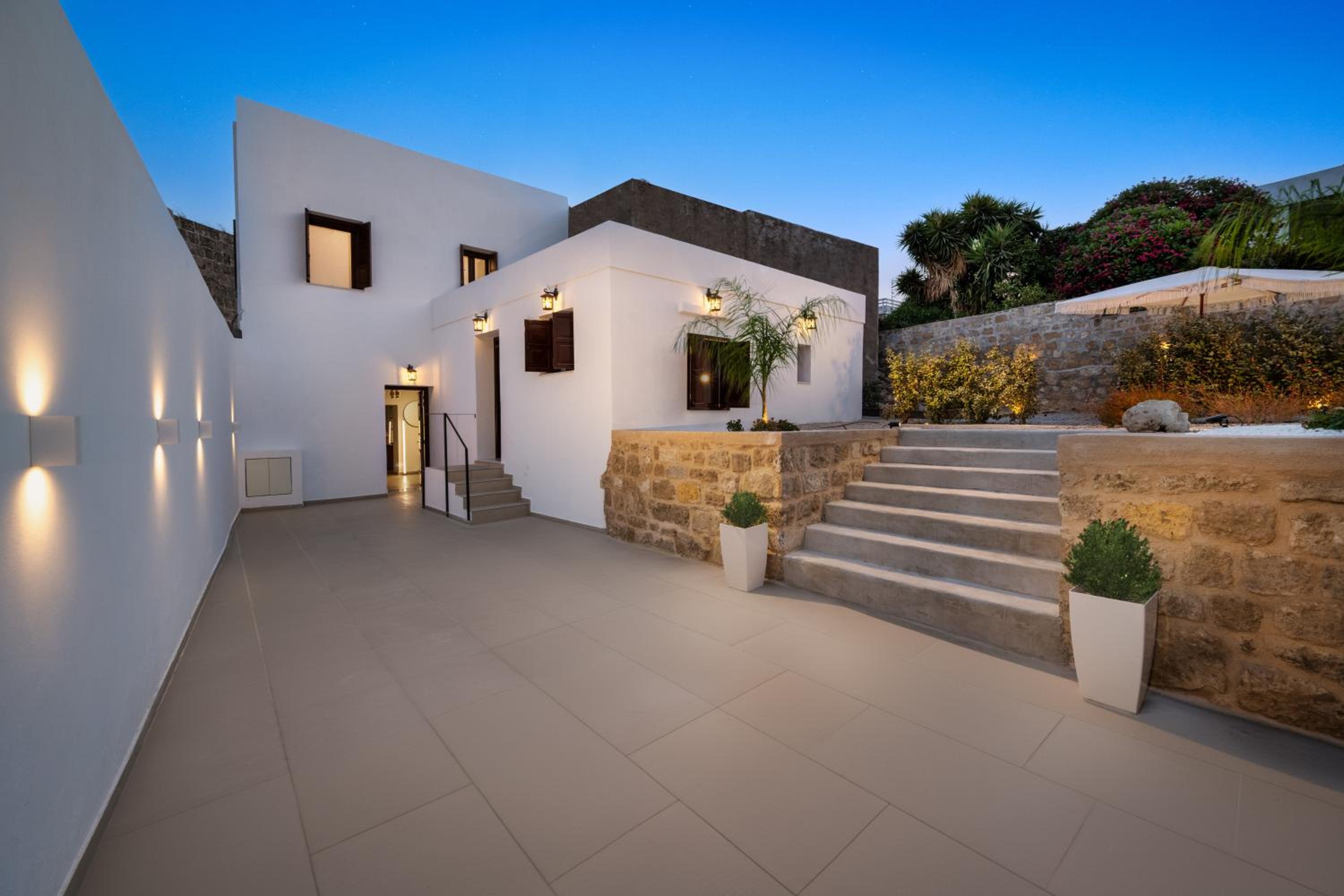 Aroha Apartments