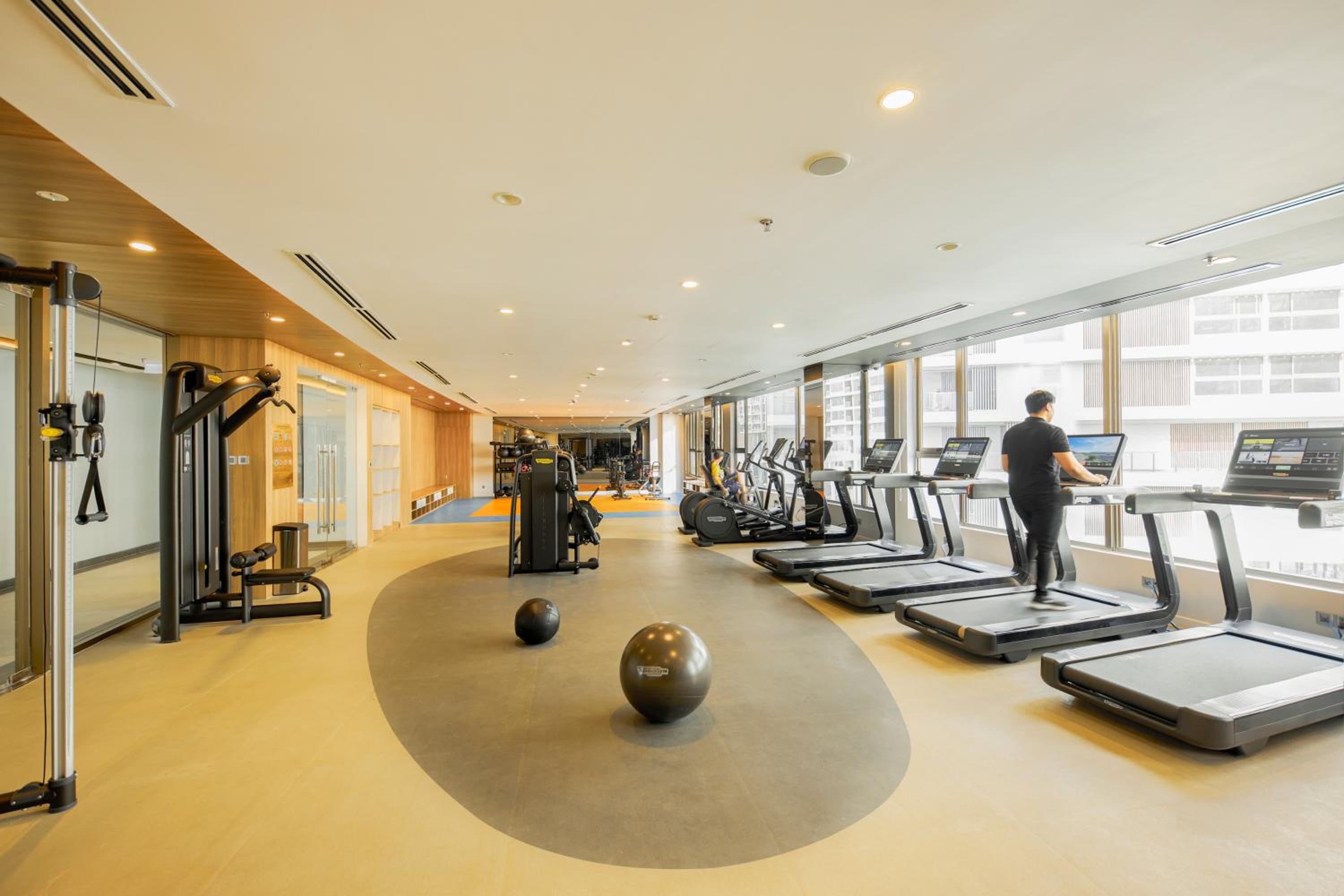 2 bedrooms Midtown M8 City view